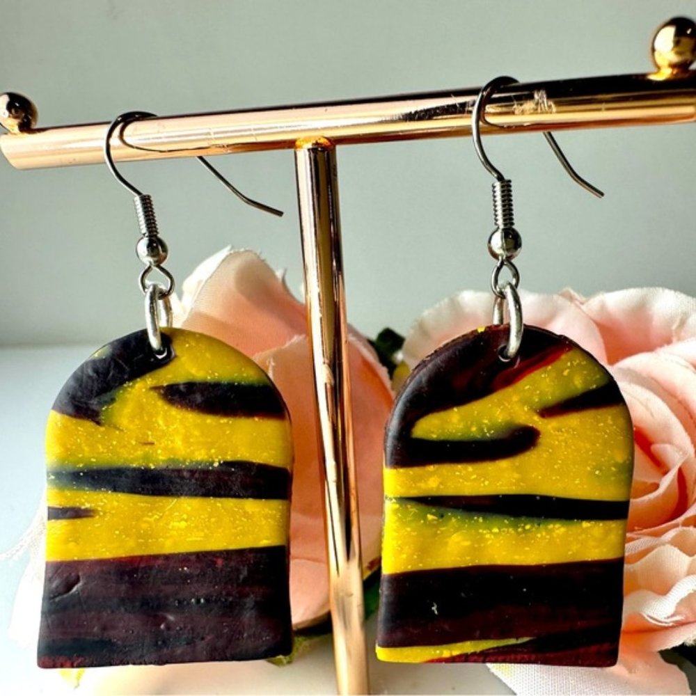 Gorgeous Hand Made cute little Earrings - Tigress
